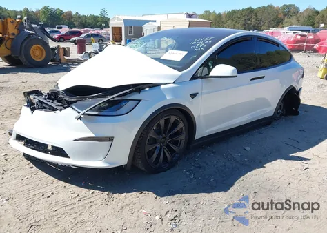 2024 Tesla Model X Long Range z USA, uszkodzony, nr VIN 7SAXCBE54RF460155